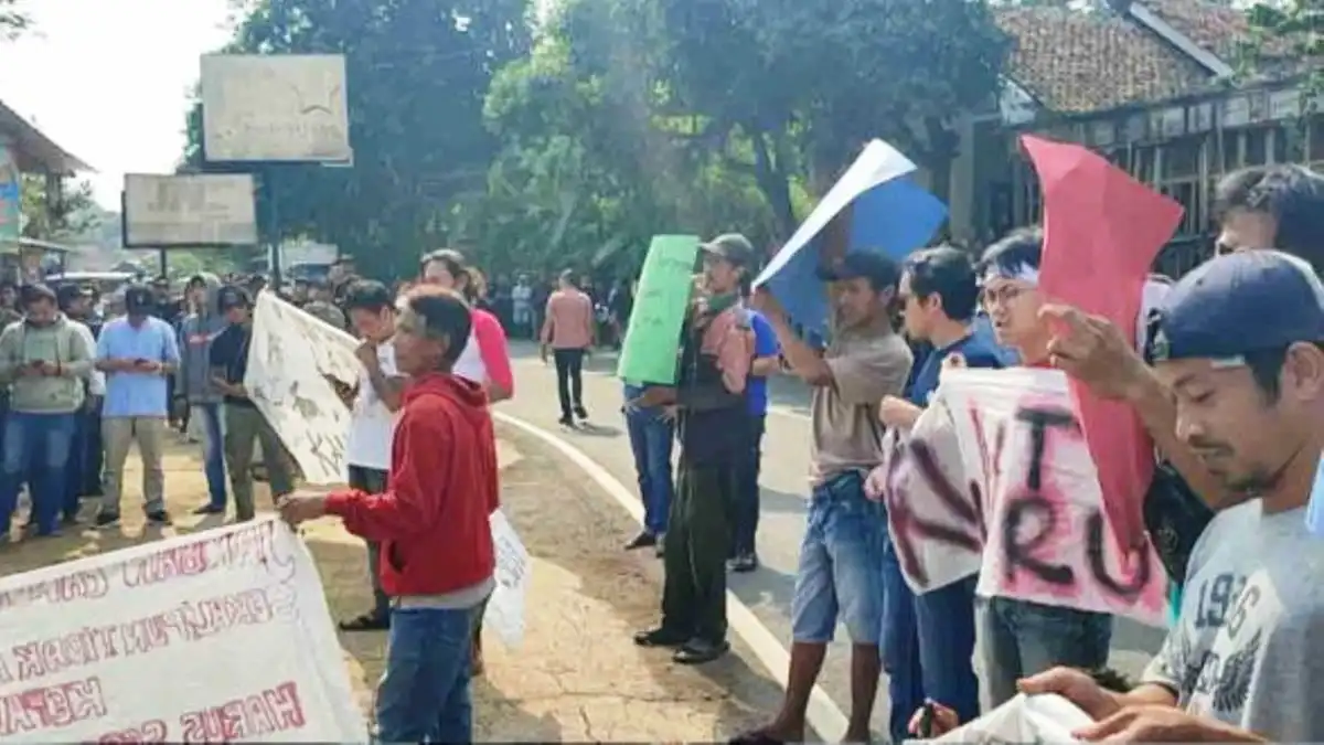 Hampir 5 Tahun Menjabat, Kades Pasirbatang Tasikmalaya Dinilai Gagal Bawa Perubahan